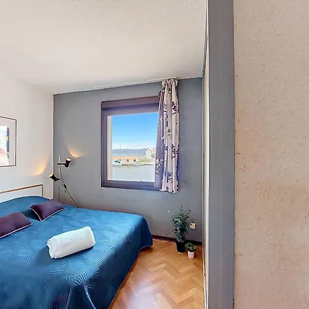 Daire Coudalere-les Hebrides-1 By Interhome